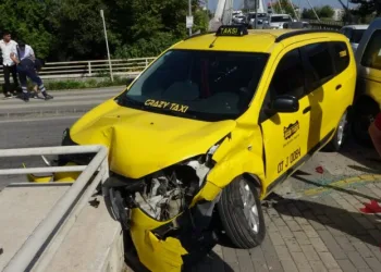 Araçlar, korkuluğa takıldı