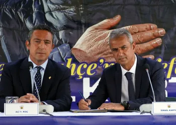 Fenerbahçe’de teknik direktör İsmail Kartal için imza töreni düzenlendi