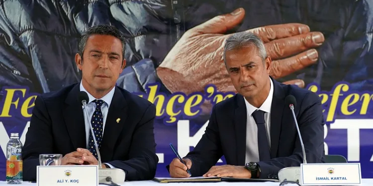 Fenerbahçe’de teknik direktör İsmail Kartal için imza töreni düzenlendi
