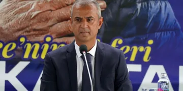 Fenerbahçe Teknik Direktörü İsmail Kartal: “Savunma, orta saha ve hücuma transfer yapacağız”
