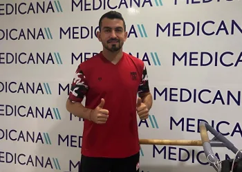 Sivasspor’un yeni transferi Emrah Başsan sağlık kontrolünden geçti