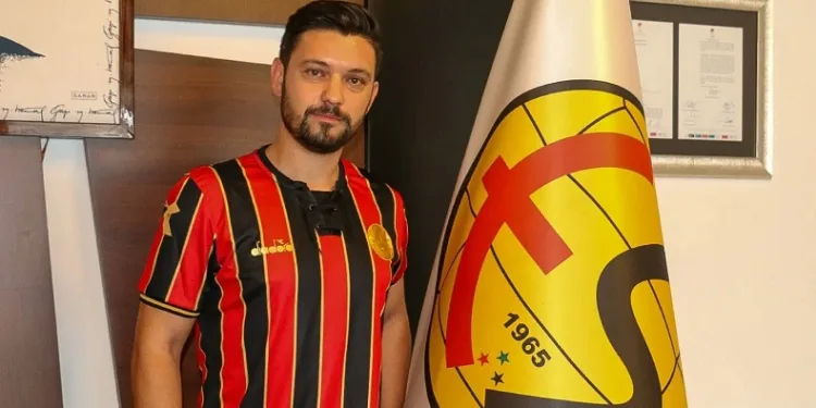 Eskişehirspor’a şampiyon Anadolu Üniversitesi’nden orta saha takviyesi