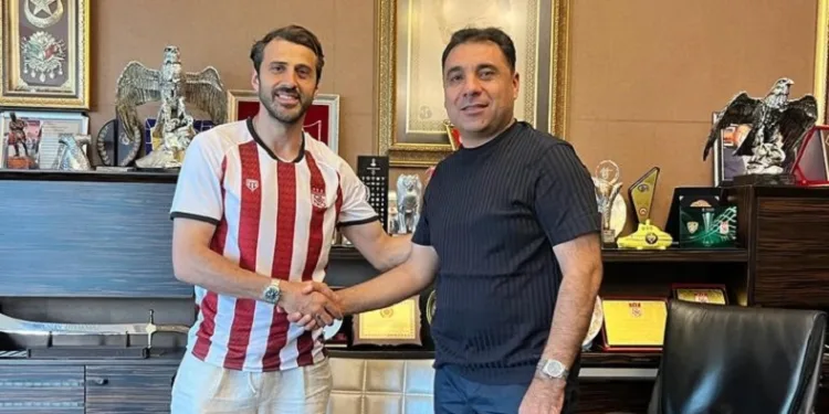 Caner Osmanpaşa 1 yıl daha Sivasspor’da