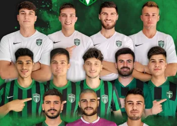 Bornova FK, 12 oyuncusuyla yeniden anlaştı
