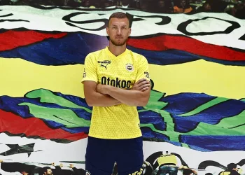 Fenerbahçe’nin yeni transferi Edin Dzeko: “Kendimi evimde gibi hissediyorum”