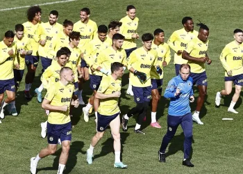 Fenerbahçe, Rusya kampının ilk antrenmanını yaptı