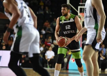 Tolga Kaan Birer bir sezon daha Manisa BBSK’da