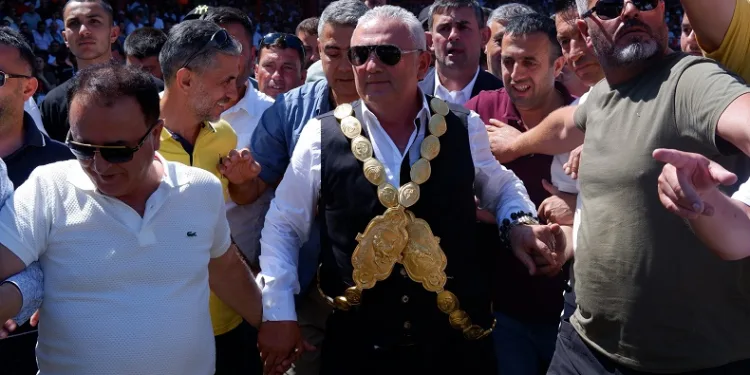 22 Milyon 222 bin TL vererek Kırkpınar ağası oldu