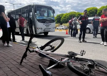 Midibüsün çarptığı bisikletli çocuk hayatını kaybetti