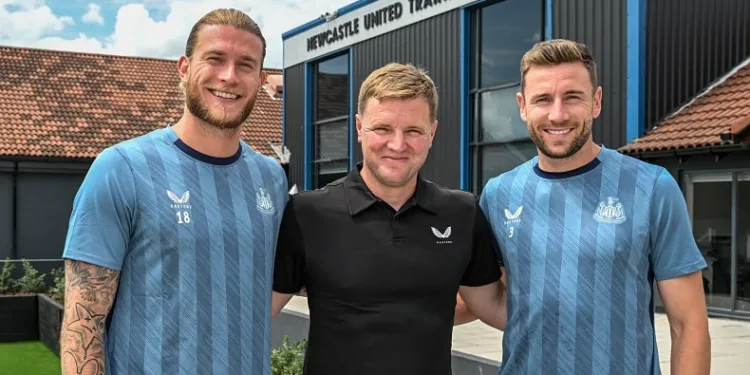 Newcastle United, Loris Karius ve Paul Dummett’in sözleşmelerini 1 sene uzattı