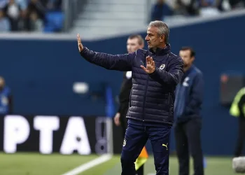 Fenerbahçe Teknik Direktörü İsmail Kartal: “Güzel bir kamp geçirerek ülkemize dönmek istiyoruz”