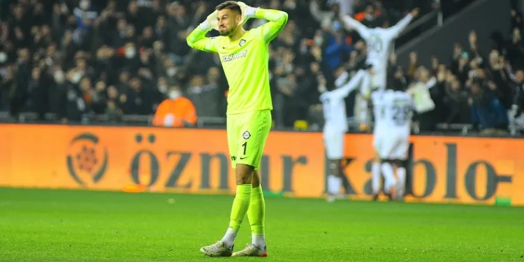 Göztepe, Mateusz Lis’e imzayı attırıyor