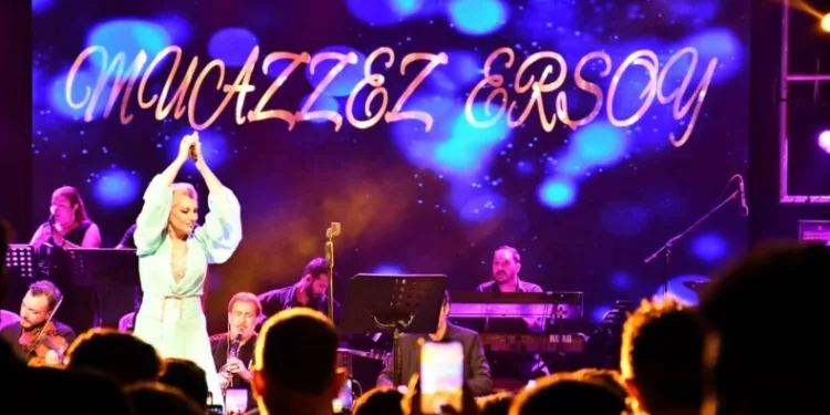 Muazzez Ersoy ile coştu
