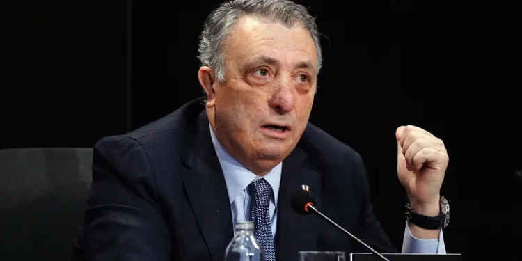 Beşiktaş Başkanı Ahmet Nur Çebi, camiaya ve taraftarlara seslendi
