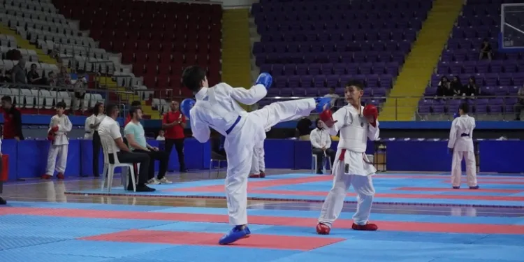 Anadolu Yıldızlar Ligi’nde karate yarı final müsabakaları sona erdi