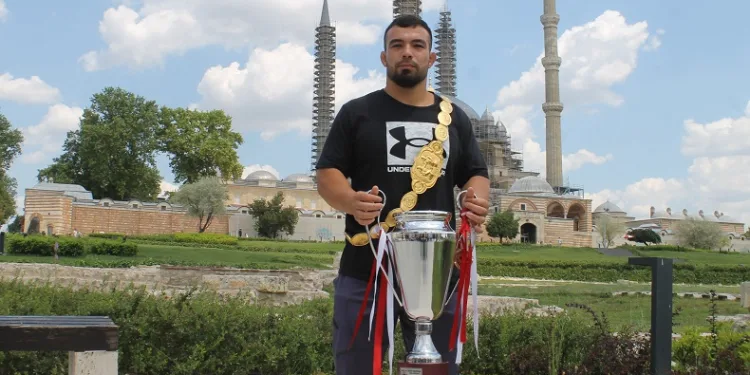 Başpehlivan Yusuf Can Zeybek: “Kemeri alacağım ve bu caddede yürüyeceğim demiştim”