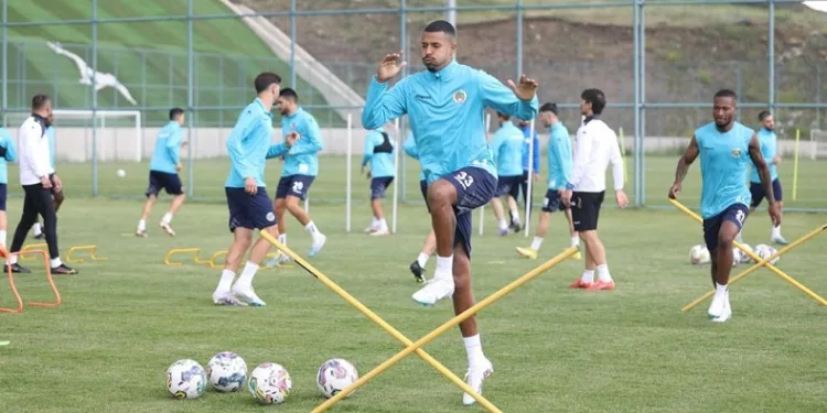 Alanyaspor ikinci etap kamp çalışmalarına Erzurum’da başladı