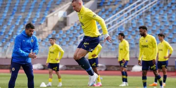 Fenerbahçe, yeni sezon hazırlıklarını sürdürdü