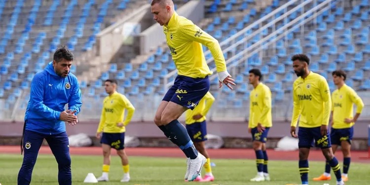 Fenerbahçe, yeni sezon hazırlıklarını sürdürdü
