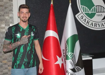 Sakaryaspor, Erdi Dikmen ile sözleşme imzaladı