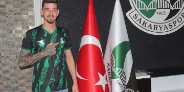 Sakaryaspor, Erdi Dikmen ile sözleşme imzaladı