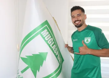 Muğlaspor’a şampiyon sağ kanat oyuncusu