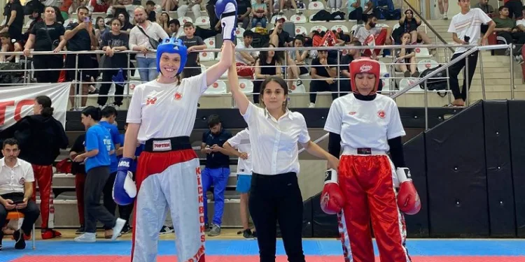 Kick Boks’ta Türkiye Şampiyonu Sakarya Büyükşehir’den