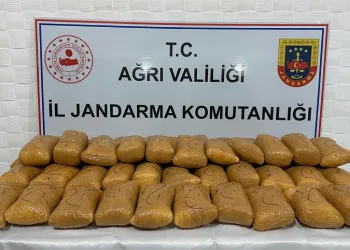 Kaçak göçmenler 58,5 kilo uyuşturucuyla yakalandı