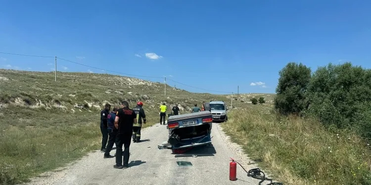 Kontrolden çıkan otomobil takla attı