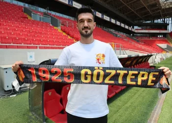 Kubilay Kanatsızkuş, resmen Göztepe’de