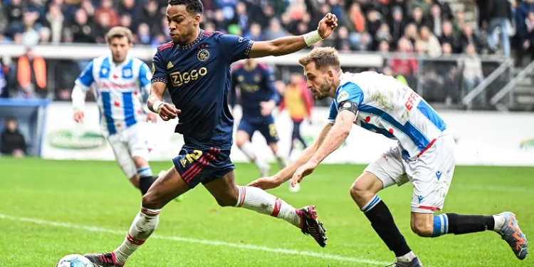 Arsenal, Ajax’tan Jurrien Timber’ı transfer etti