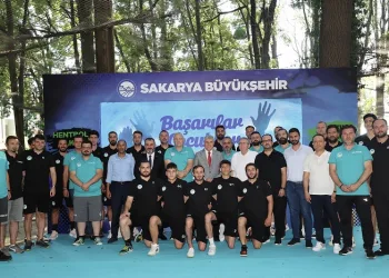 Sakarya Büyükşehir, hentbol takımını tanıttı