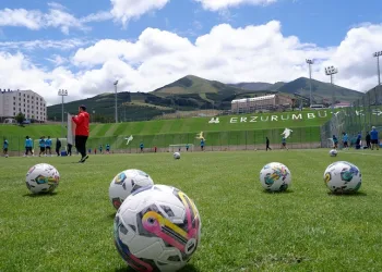 Palandöken, futbol takımlarının gözde kamp merkezi oldu