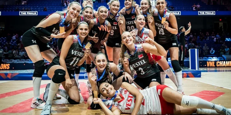 Türkiye, voleybolda adını zirveye yazdırdı