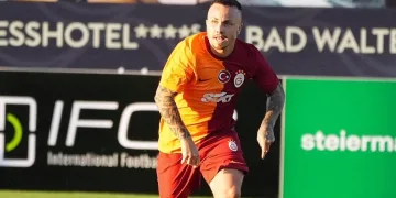 Galatasaray futbolcusu Angelino: “Taraftarımızla birlikte büyük başarılara imza atmak istiyoruz”