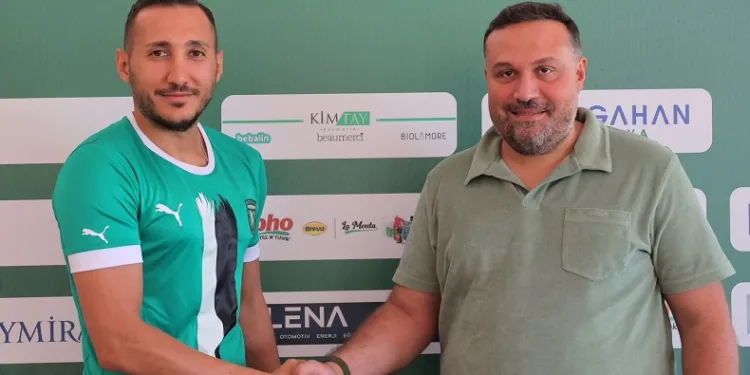Efeler 09 Spor, takım kaptanı Sabutay Alper Bayülken ile yeniden anlaştı