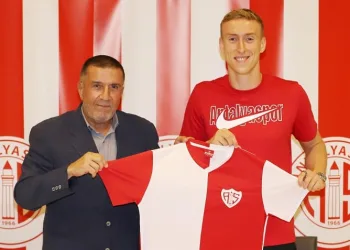 Antalyaspor, Adam Buksa’yı transfer etti