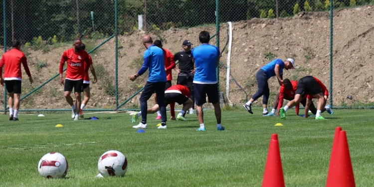 Pendikspor, Bolu’da hazırlıklarını sürdürüyor