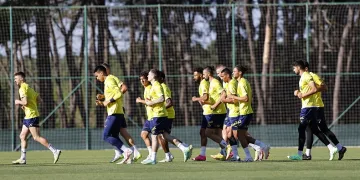 Fenerbahçe, yeni sezon hazırlıklarını sürdürdü