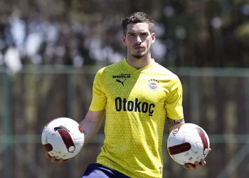 Ryan Kent: “Fenerbahçe taraftarlarının önünde oynayacağım için çok heyecanlıyım”