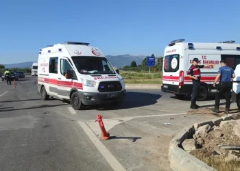 Bursa’da aynı kavşak, yine kaza