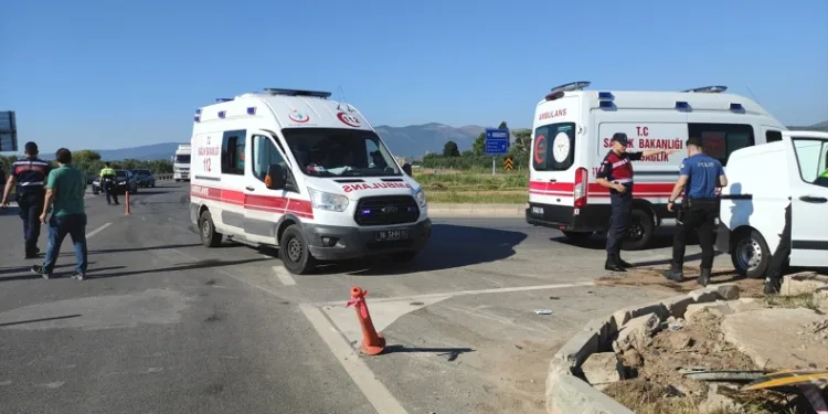 Bursa’da aynı kavşak, yine kaza