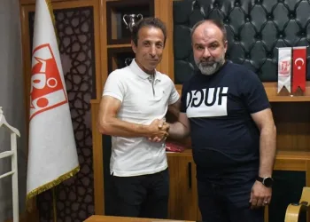 Balıkesirspor, Teknik Direktör Recep Çetin’le sözleşme imzaladı