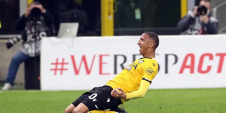 Fenerbahçe, Rodrigo Becao’yu İstanbul’a getiriyor