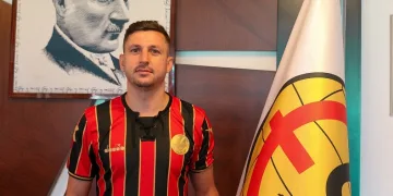 Eskişehirspor’a tecrübeli orta saha
