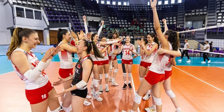 17 Yaş Altı Voleybol Kız Milli Takımı, yarı finalde