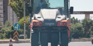 İşçilerin zorlu mesaisi