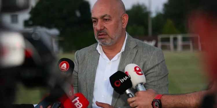 Kayserispor Başkanı Çamlı: “Transfer yasağını kaldırmak için gece gündüz çalışıyoruz”