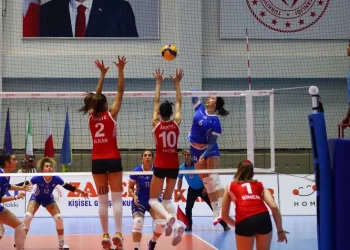 Avrupa Voleybol Şampiyonası’nda çifte sevinç