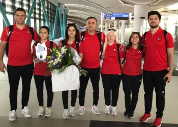 Dünya şampiyonu olan Genç Kadın GoalBall Milli Takımı, İstanbul’a geldi